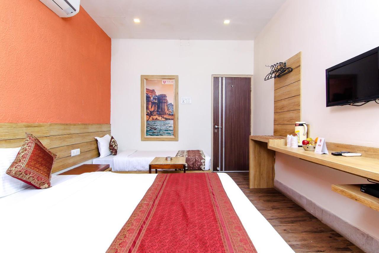 Hotel R B International Varanasi Exterior photo