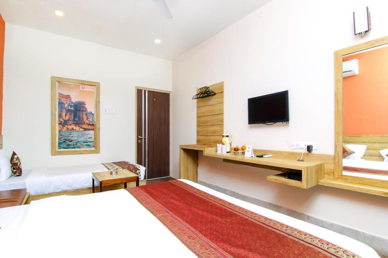 Hotel R B International Varanasi Exterior photo