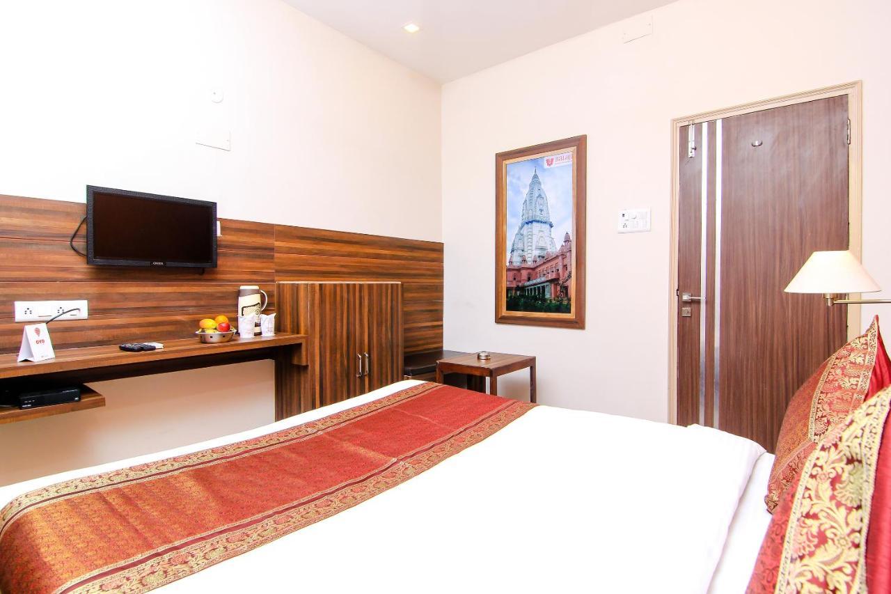 Hotel R B International Varanasi Exterior photo